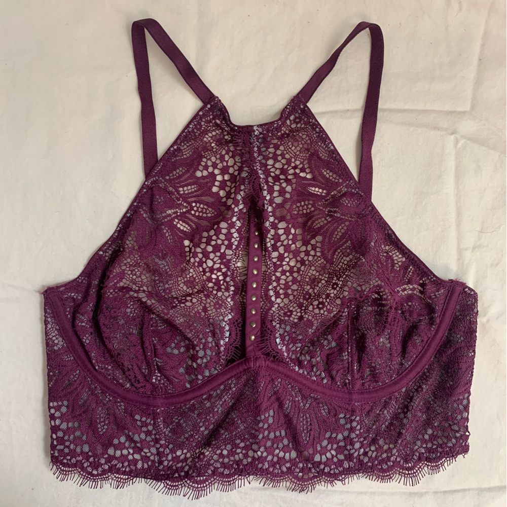 VICTORIA’S SECRET Maroon High-Neck Lace Bra